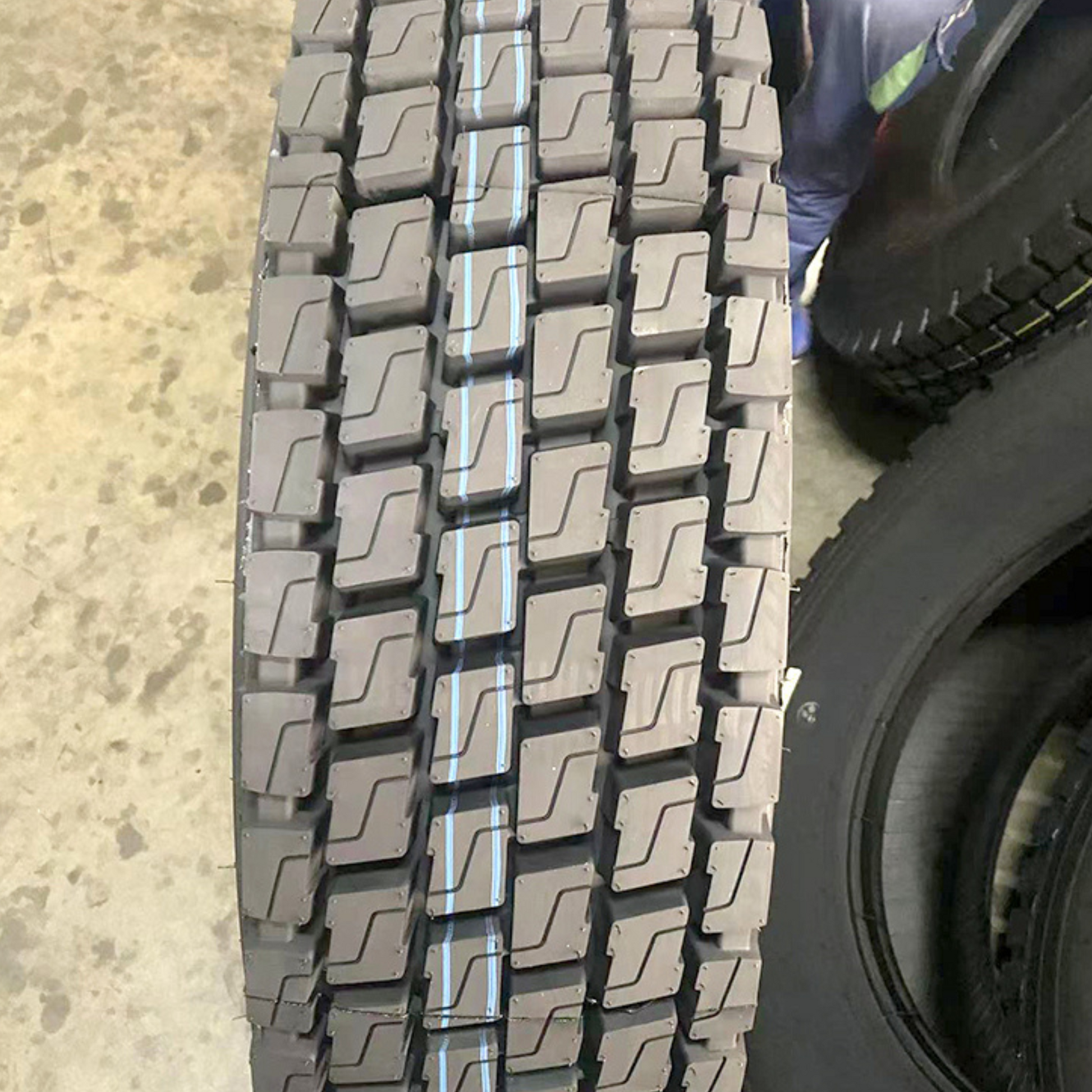 Neumático Frideric FD707 295/80R22.5 – Tracción Regional